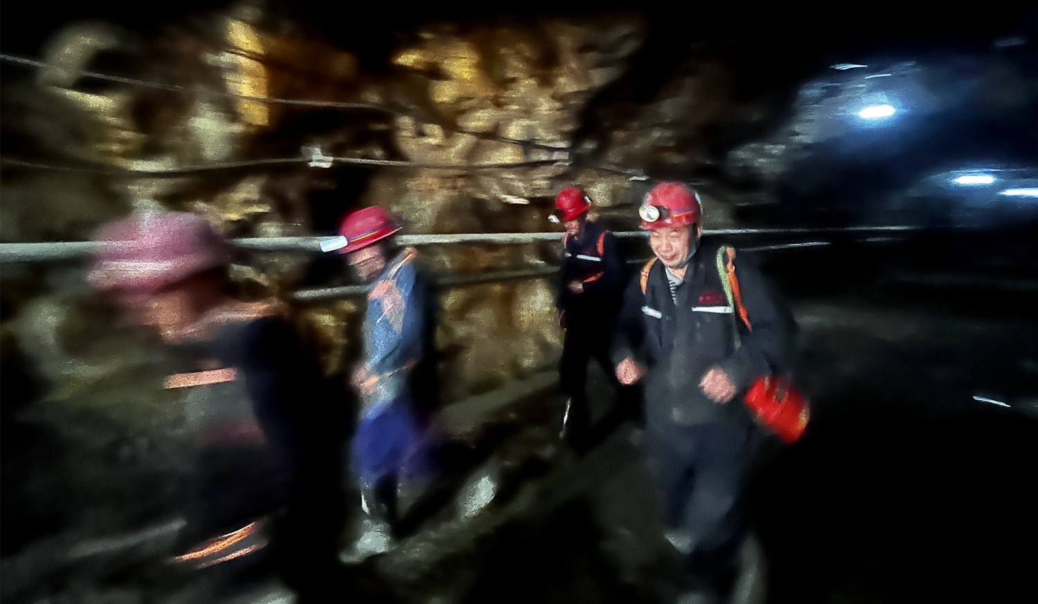 1747795082549693.jpg 1747795082549693.jpg